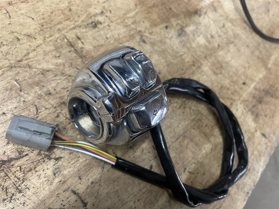 Harley Davidson Dyna Super Glide Low Rider Fat 00-08 chrome Left Bar Switch lamp - Image 2 of 3