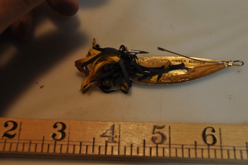 Vintage Johnson’s Silver Minnow Weedless Fishing Spoon; with yellow/blk skirt - Picture 7 of 7