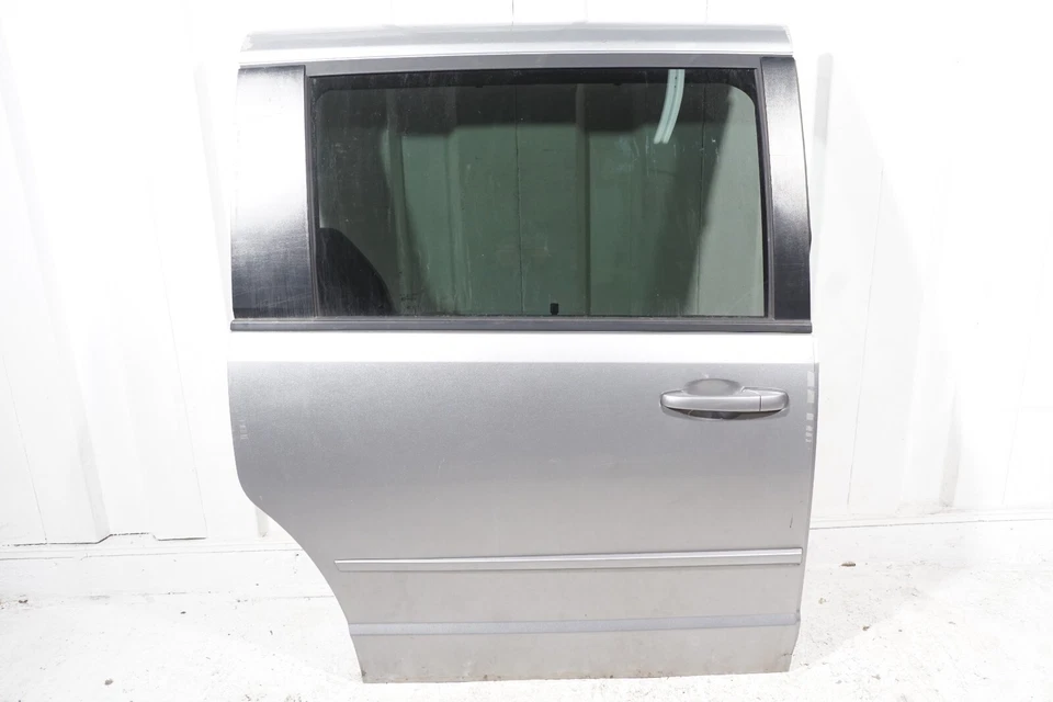 2011-2020 DODGE GRAND CARAVAN REAR RIGHT PASSENGER SIDE DOOR SHELL COMPLETE OEM - Image 2 of 4