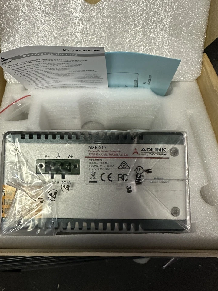 Computadora de escritorio integrada ADlink sin ventilador Intel E3950 8 GB 128 GB SSD MXE-211 Foto 4 de 4