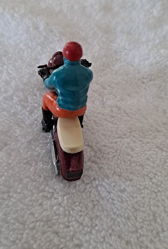 William Britains Ltd. Triumph Thunderbird 650cc Motorcycle and Rider - Picture 4 of 6