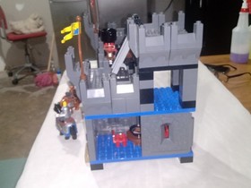 2004 VINTAGE LEGO DUPLO 4777 KNIGHTS CASTLE INCOMPLETE(READ DETAILS) HTF GUC