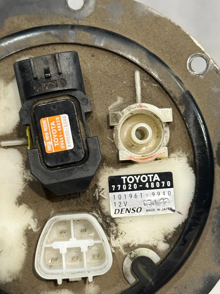 Отправочный блок топливного насоса 2006-2008 LEXUS RX400h в сборе 3,3 л 77020-48070 от оригинального производителя - Изображение 3 из 3