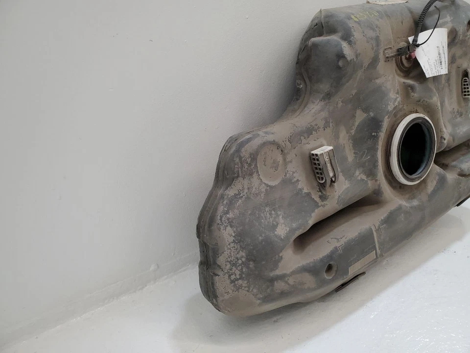 09-14 TOYOTA MATRIX Fuel Tank Canada Market FWD 13 Gallon 7700102351 - Imagem 3 de 4