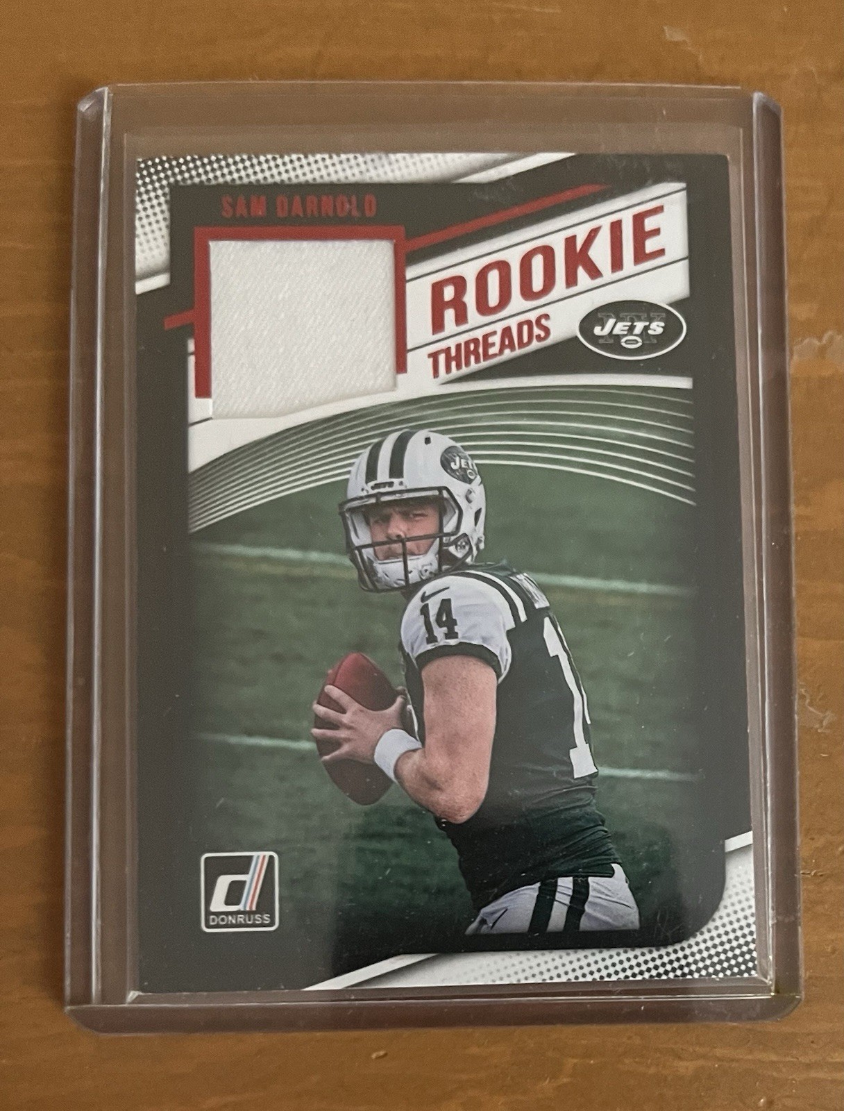 2018 Panini Donruss - Rookie Threads Sam Darnold #1 Red (MEM, RC)