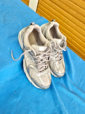 New Balance 530