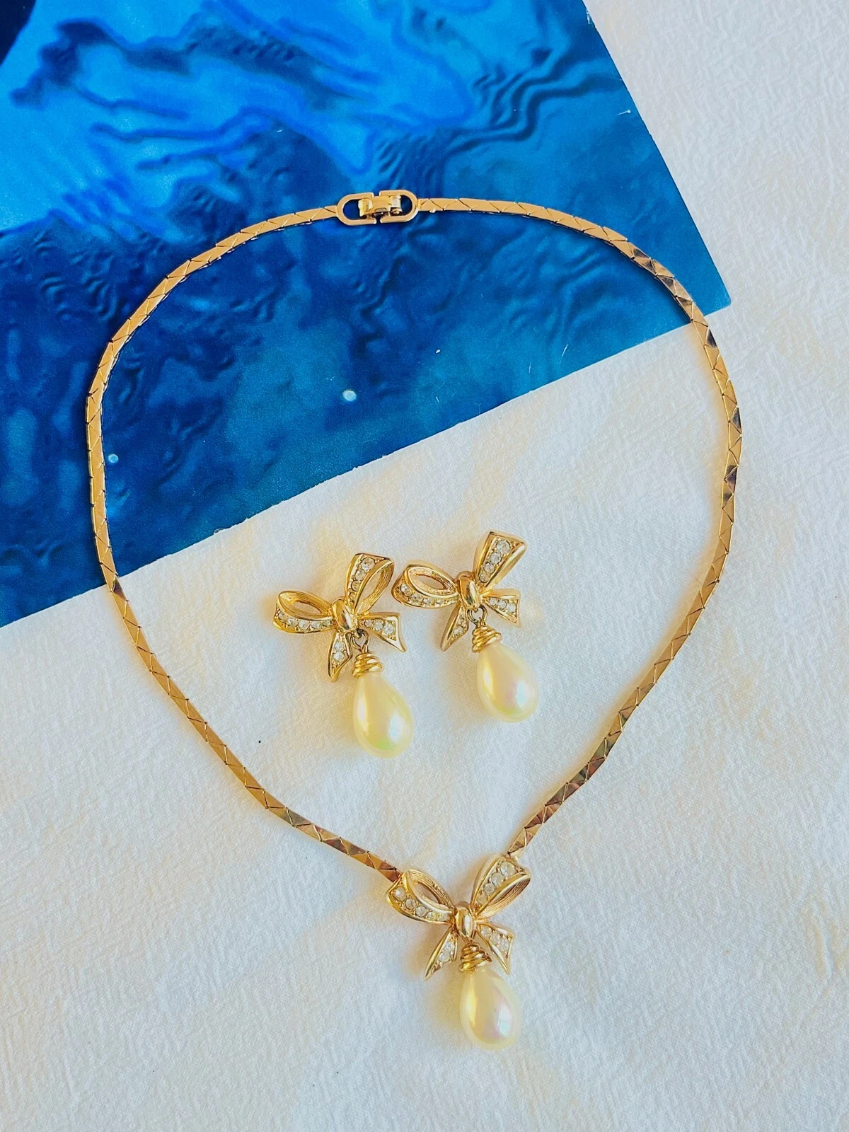 Christian Dior Vintage Années 80 Cristaux Noeud Perle Ensemble larme, Collier Boucles d'oreilles