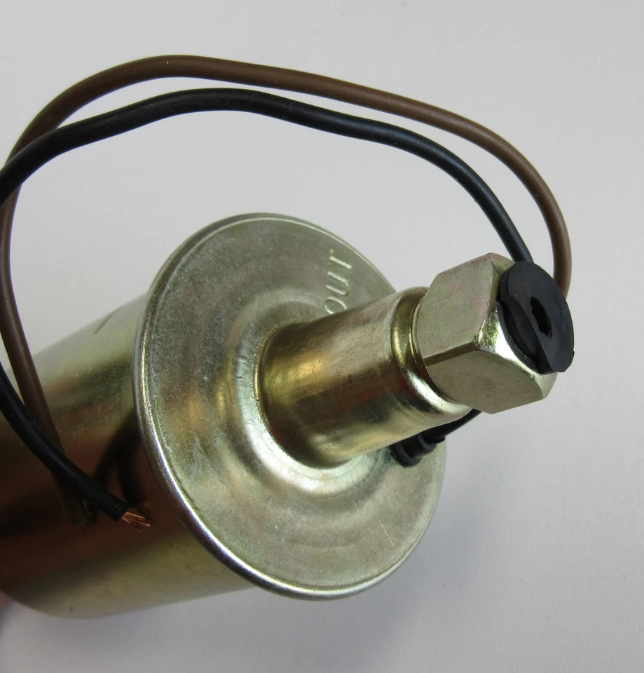 Bomba de combustible eléctrica Autobest F4027 para carburador de baja presión 12 V 2,5-4,5 PSl Foto 2 de 4