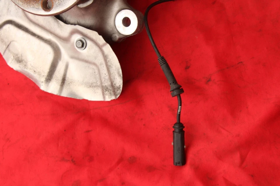 Cojinete de cubo de husillo portador de rueda delantera izquierda OEM BMW F22 M235i 228i 230i M240i Foto 4 de 4