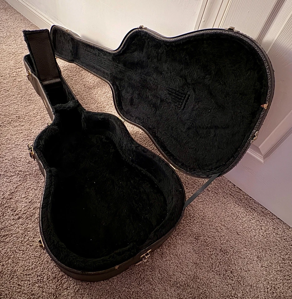 Estuche rígido Taylor Deluxe marrón para guitarras Taylor Grand Concert tamaño Foto 2 de 4