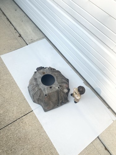 1965 1966 Chevrolet Belair manual transmission aluminum bell housing 3858403 - Picture 19 of 23