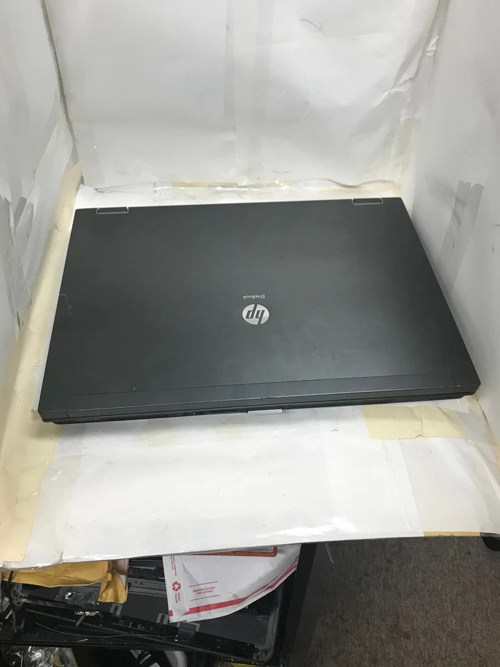 ESTACIÓN DE TRABAJO MÓVIL PORTÁTIL HP elitebook 8740w Si7 CPU INTEL CORE M620 2.67@2.67 6 Foto 3 de 4