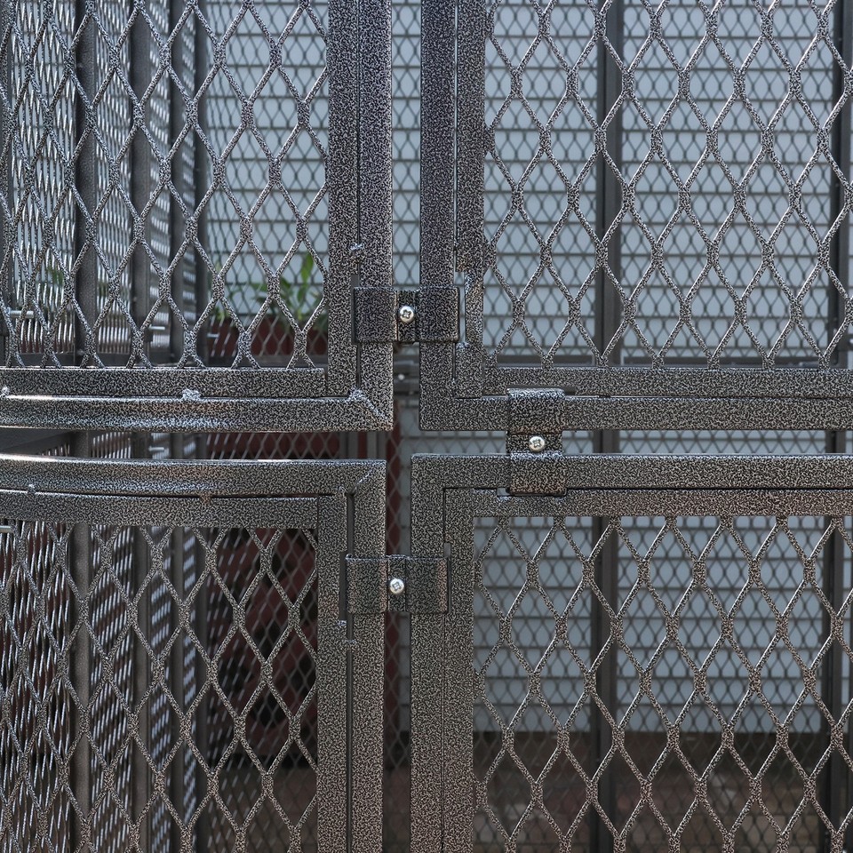 Curated visual reference: Picture Idea: Large Walk In Bird Cage Aviary For Parrot Macaw Finch