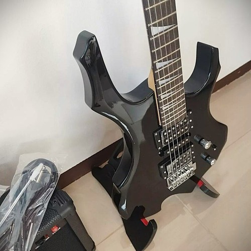 Full-Size Black Electric Guitar Starter Package with 20-watt Amp and Accessories - Picture 3 of 12