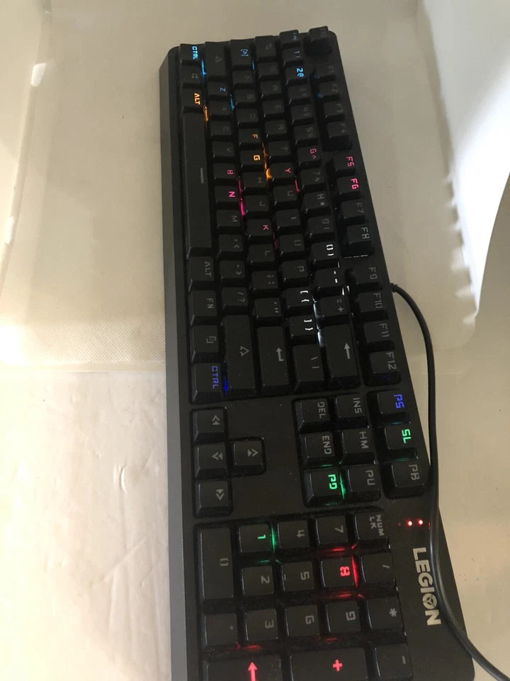 Teclado mecánico para juegos Lenovo Legion KG622U-DT RGB Foto 2 de 4