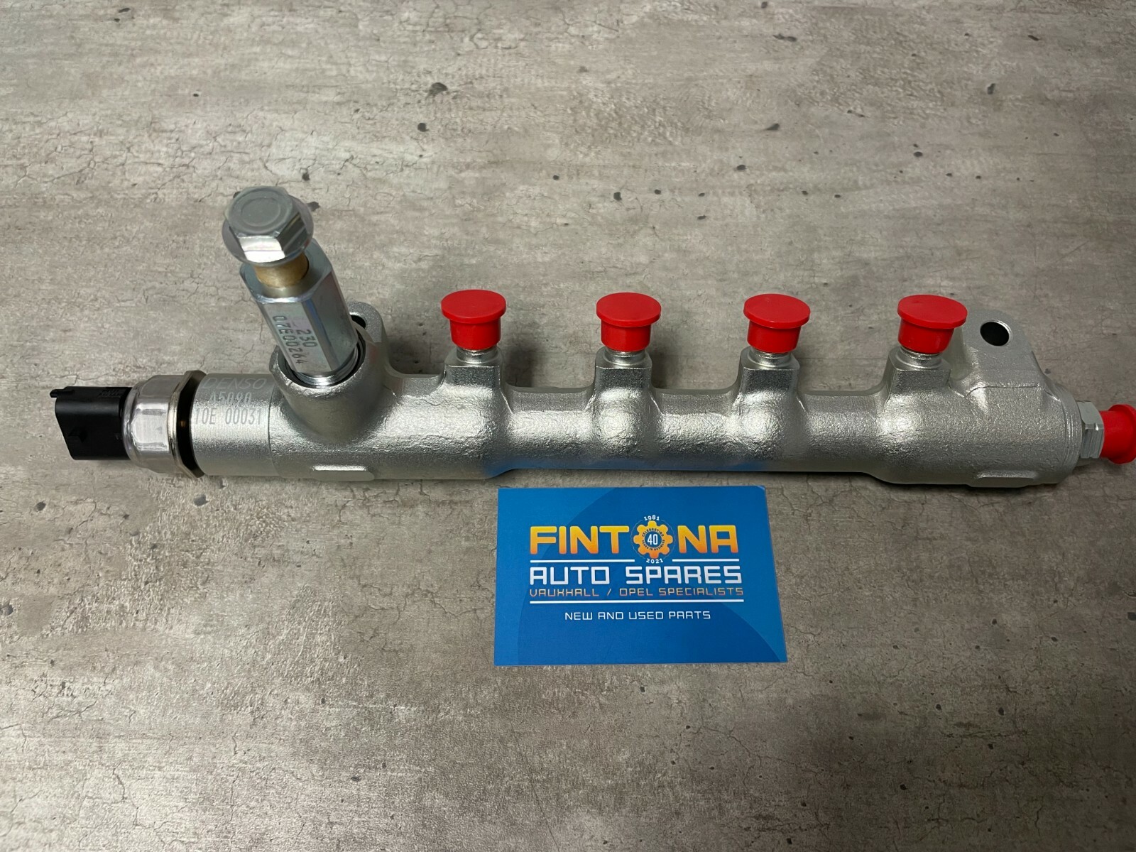 Vauxhall ASTRA J Mk6 1.7 CDTI Fuel Rail Distributor With Sensor 