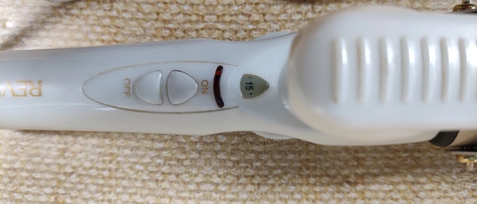 Revlon Perfect Heat Triple Ceramic Curling Iron 1 1/2 Inch Barrel RV050 - Image 3 of 4