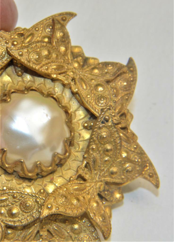 Vtg Signed MIRIAM HASKELL Goldtone Faux Pearl Tex… - image 4