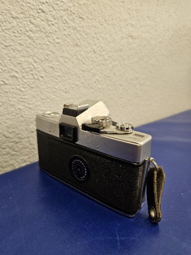 Minolta SRT-100 35mm SLR Film Camera with 55mm F1.9 MC rokkor PF