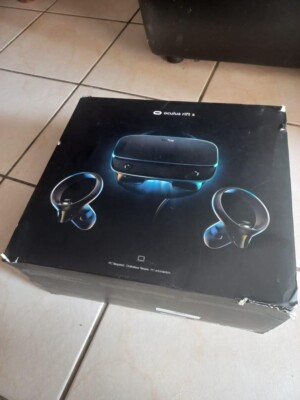 Oculus Rift S PC-Powered VR Gaming Headset - Black