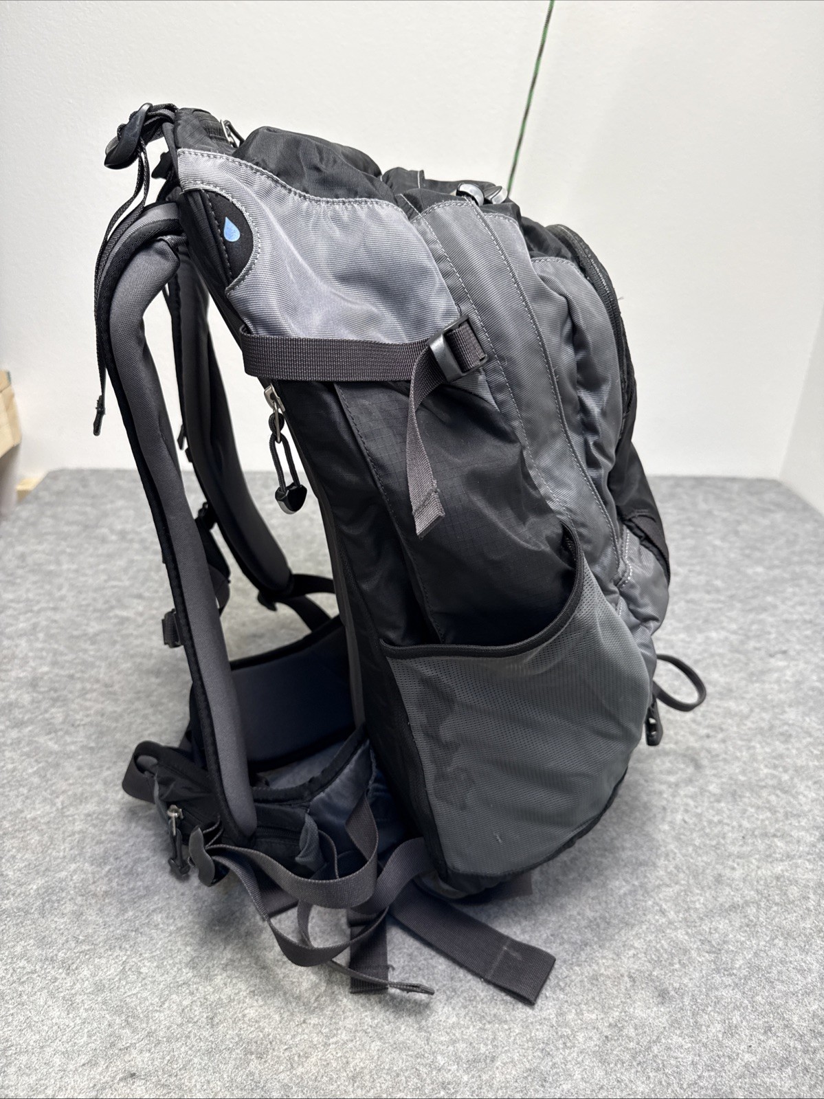 REI Lookout Hiking Backpack Black Gray Daypack Trail Outdoor Gear Padded Straps