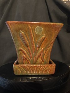 VINTAGE NILOAK CATTAIL PATTERN PLANTER FLOWERPOT