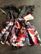 Girls Newborn Black Floral Sleeveless Lace Bodysuit One-Piece V-Neck Snap