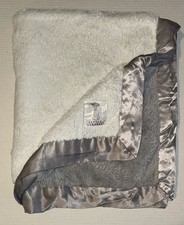 LITTLE GIRAFFE WHITE GRAY SATIN TRIM BABY BLANKET D4