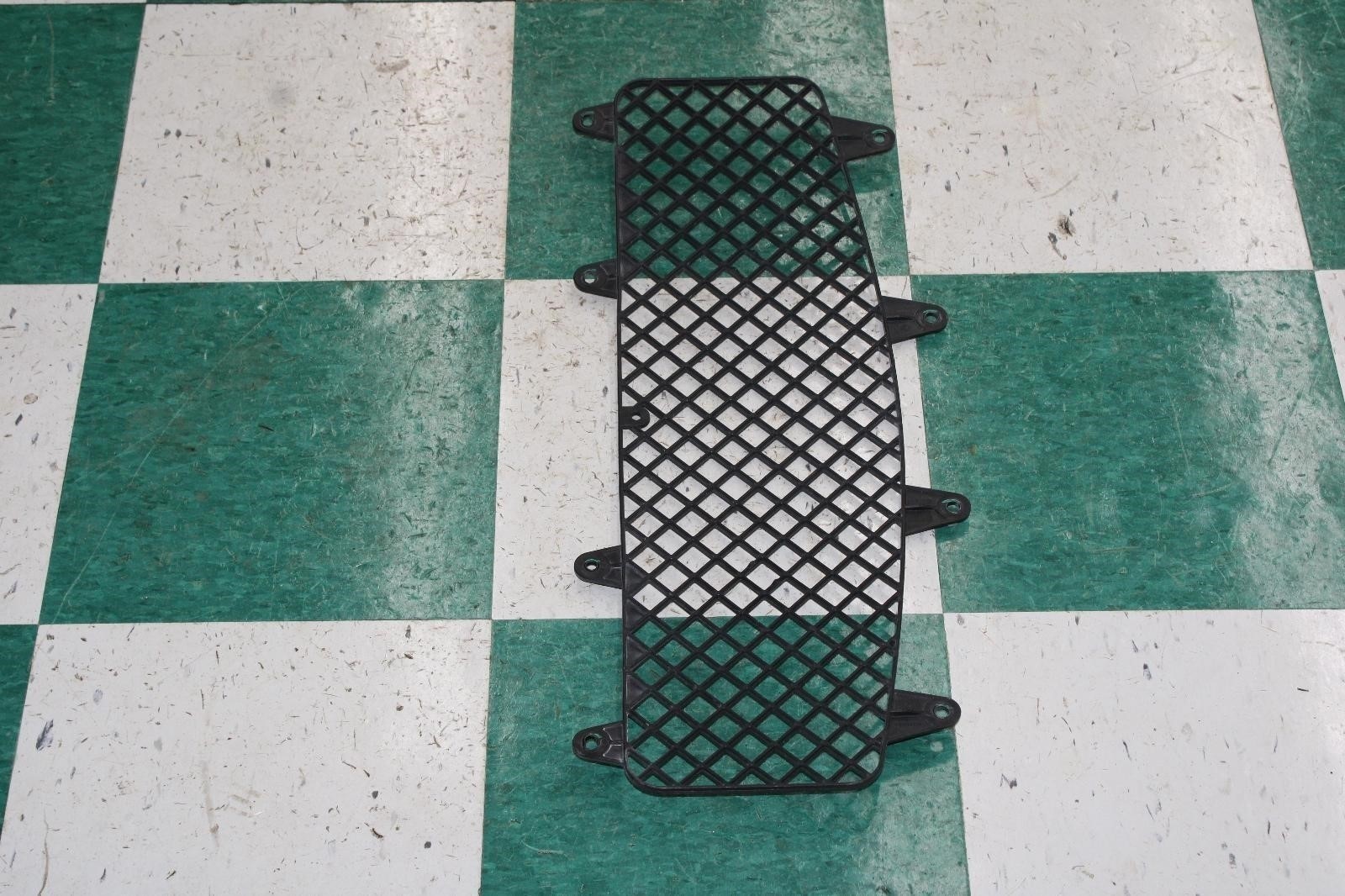 14-17 GHIBLI Front Inner Center Bumper Radiator Grille Grill Cover OEM Factory
