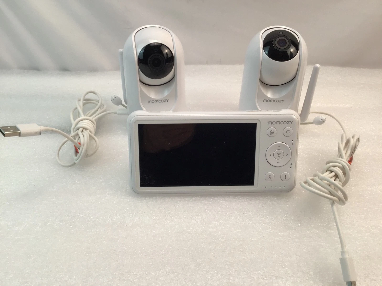 Momcozy BM01 White Split Screen Video Baby Monitor 2 Cameras See Video Non WiFi
Opens in a new windo