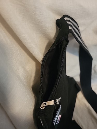 GUITAR SHAPED PURSE - Picture 3 of 4