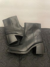 Steve Madden Vallie Boot Size 9