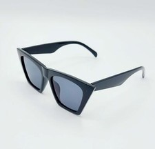 Vintage Square Cat Eye Sunglasses Women. Black.