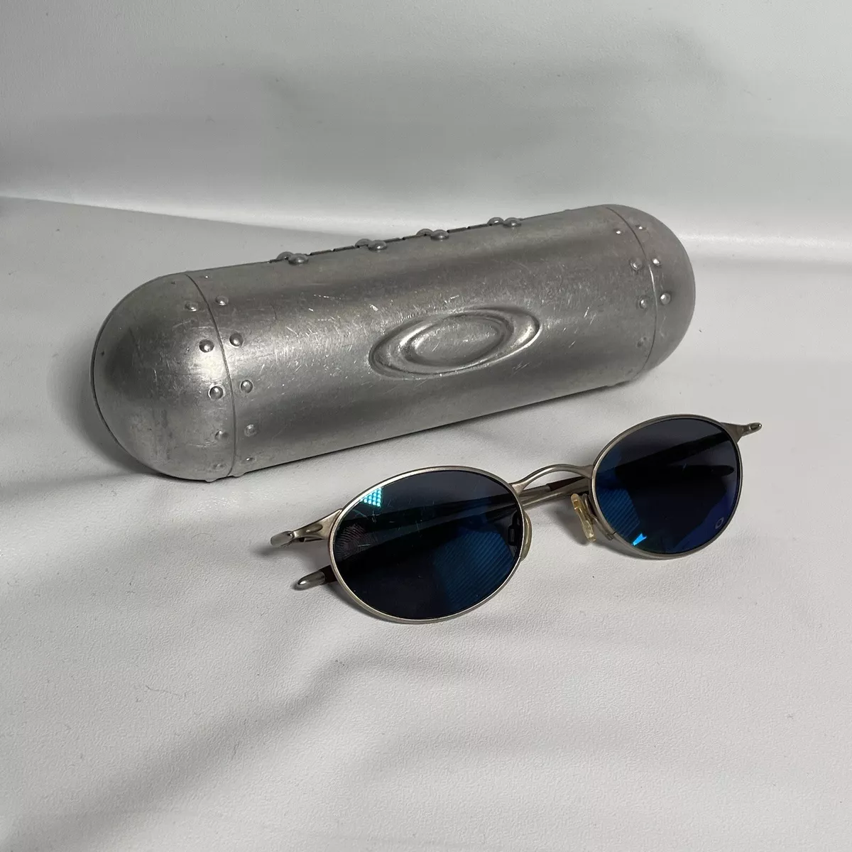 Vintage Oakley OO E Wire Jordan Silver Blue Iridium Sunglasses 49-20 w/ Case