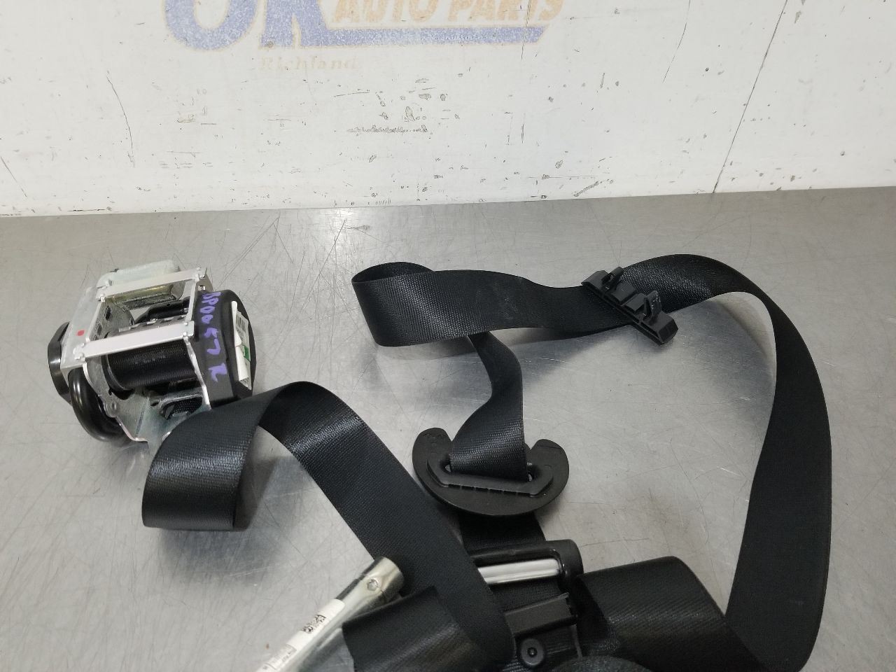14 2014 MASERATI GHIBLI SQ4 FRONT SEAT BELT RETRACTOR BLACK RIGHT PASSENGER
