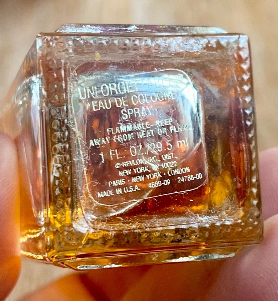 Spray Colonia Inolvidable Revlon Vintage - ¡Botella Nueva!! Foto 2 de 2