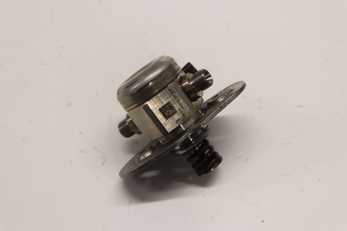 BMW F20 LCI 118i Hochdruckpumpe Kraftstoffpumpe orig. BMW 7642466 NUR 82.295km