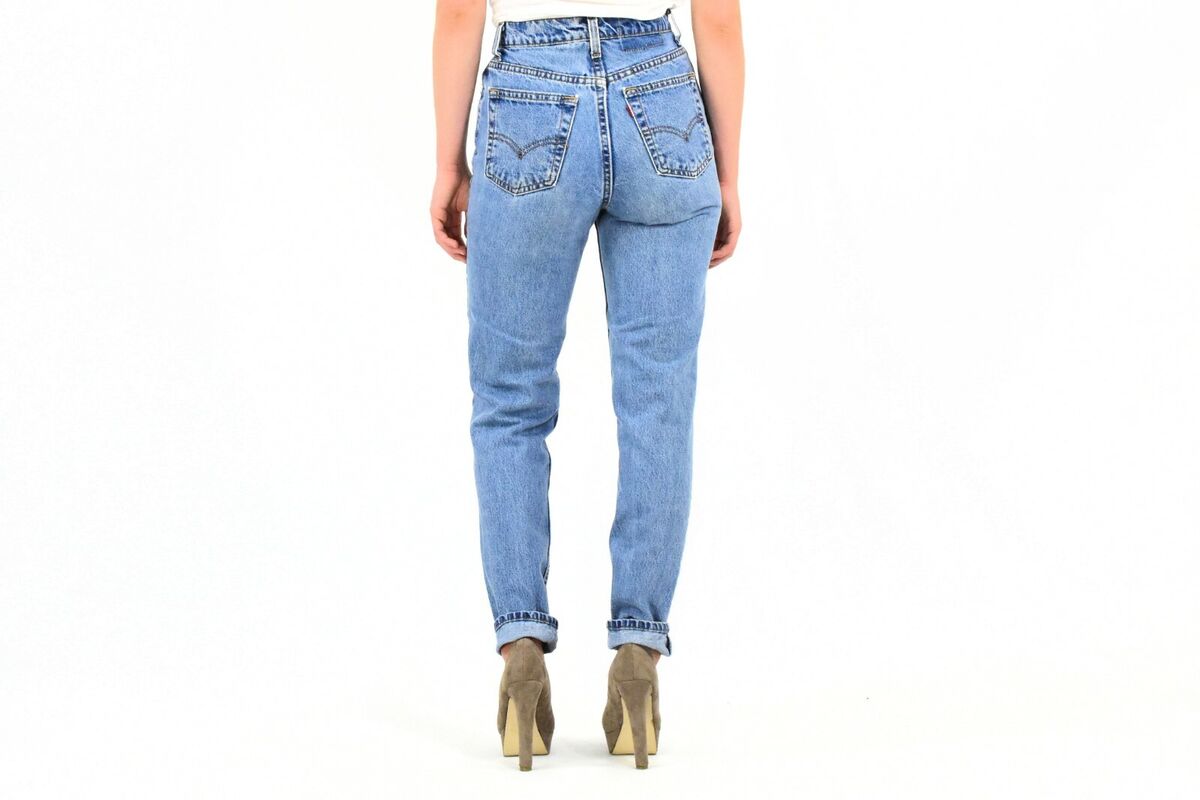 Vintage Levis 550 High Waist Jeans Light to Medium Wash 2 4 Vintage Levis 550 High Waist Jeans Light to Medium Wash 2 4