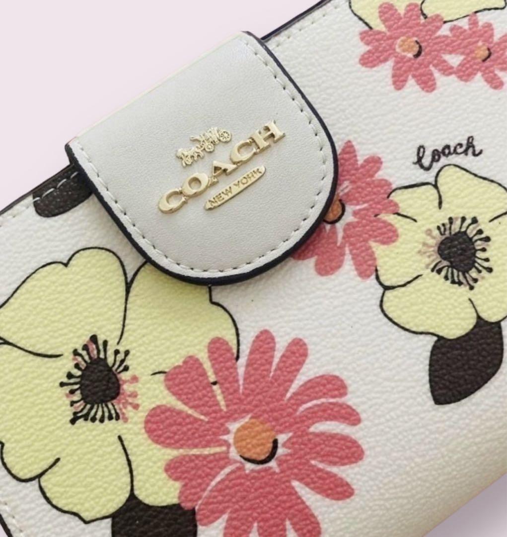 Coach NEW Medium Corner Zip Wallet With Floral Cluster Print
