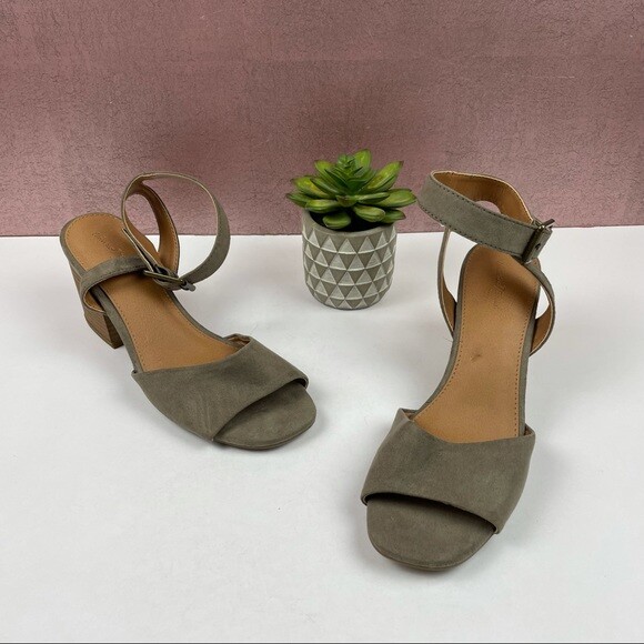 Universal Thread Gray Tan Open Toe Chunky Heels S… - image 4