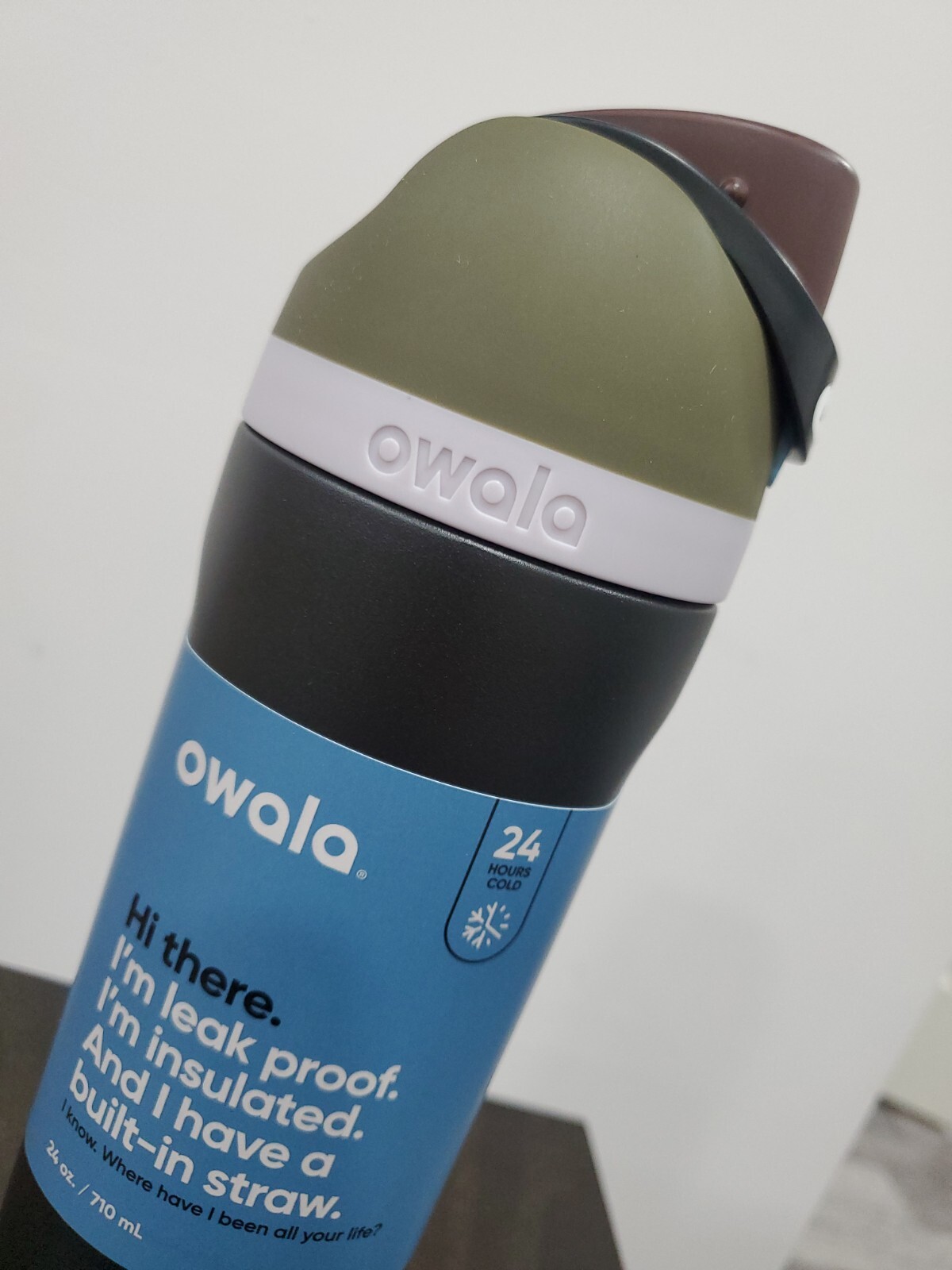 Owala FreeSip Stainless Steel Water Bottle / 24oz / Color Canyon