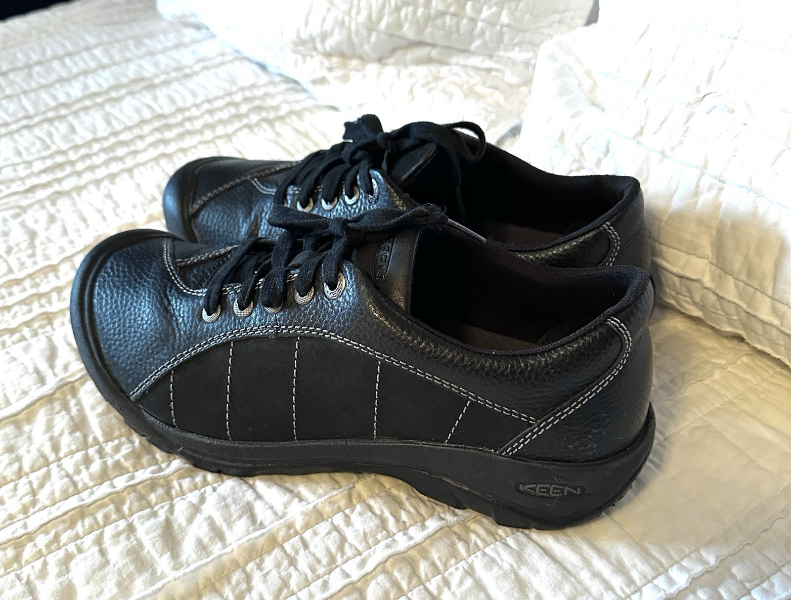 Scarpe comode da donna Keen Presidio in pelle nera sneakers tempo libero taglia 9