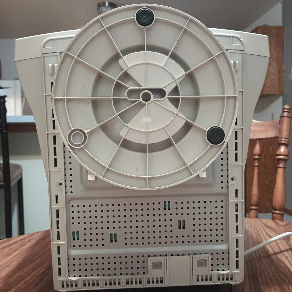 CRT Monitor Dell 15" Vintage Retro Gaming Model E551 May 2001 Y2K Beige - Image 2 of 4