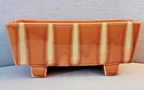 VINTAGE HULL POTTERY CONTINENTAL PERSIMMON PLANTER #68
