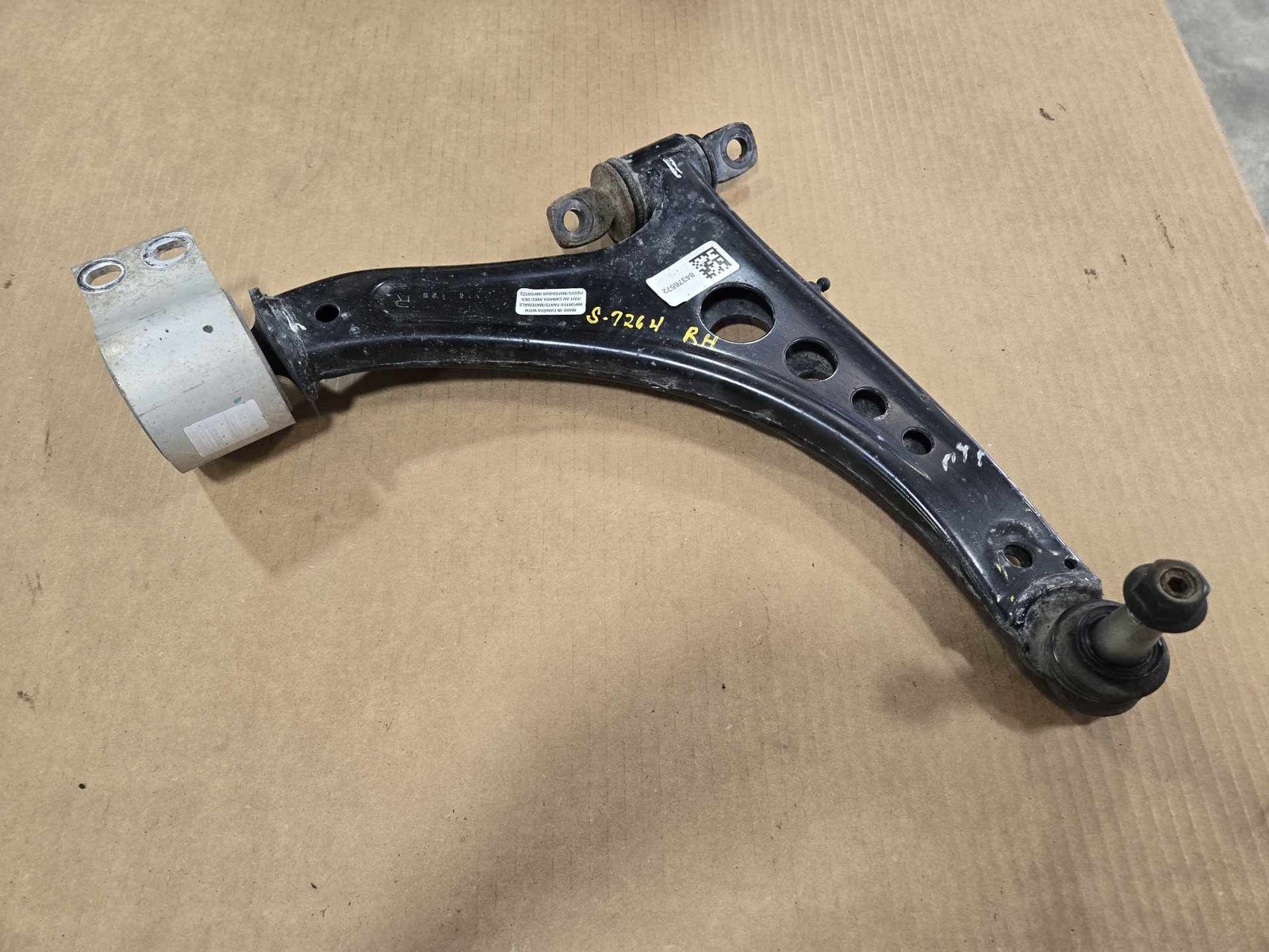 2016 - 2025 CHEVY MALIBU 1.5L PASSENGER LOWER CONTROL ARM OEM 84376572