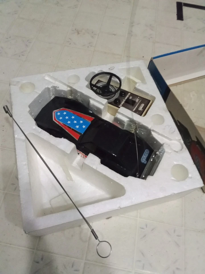 Coche Corvette R/C Galoob/Speed Wave 2 de colección. Funciona Foto 2 de 4