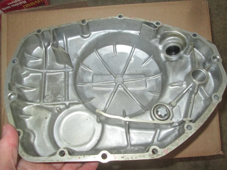 YAMAHA XS360 / XS400 / XS400S SPECIAL CRANKCASE CLUTCH COVER 3  3F9-15431-11-00 - Image 2 of 4
