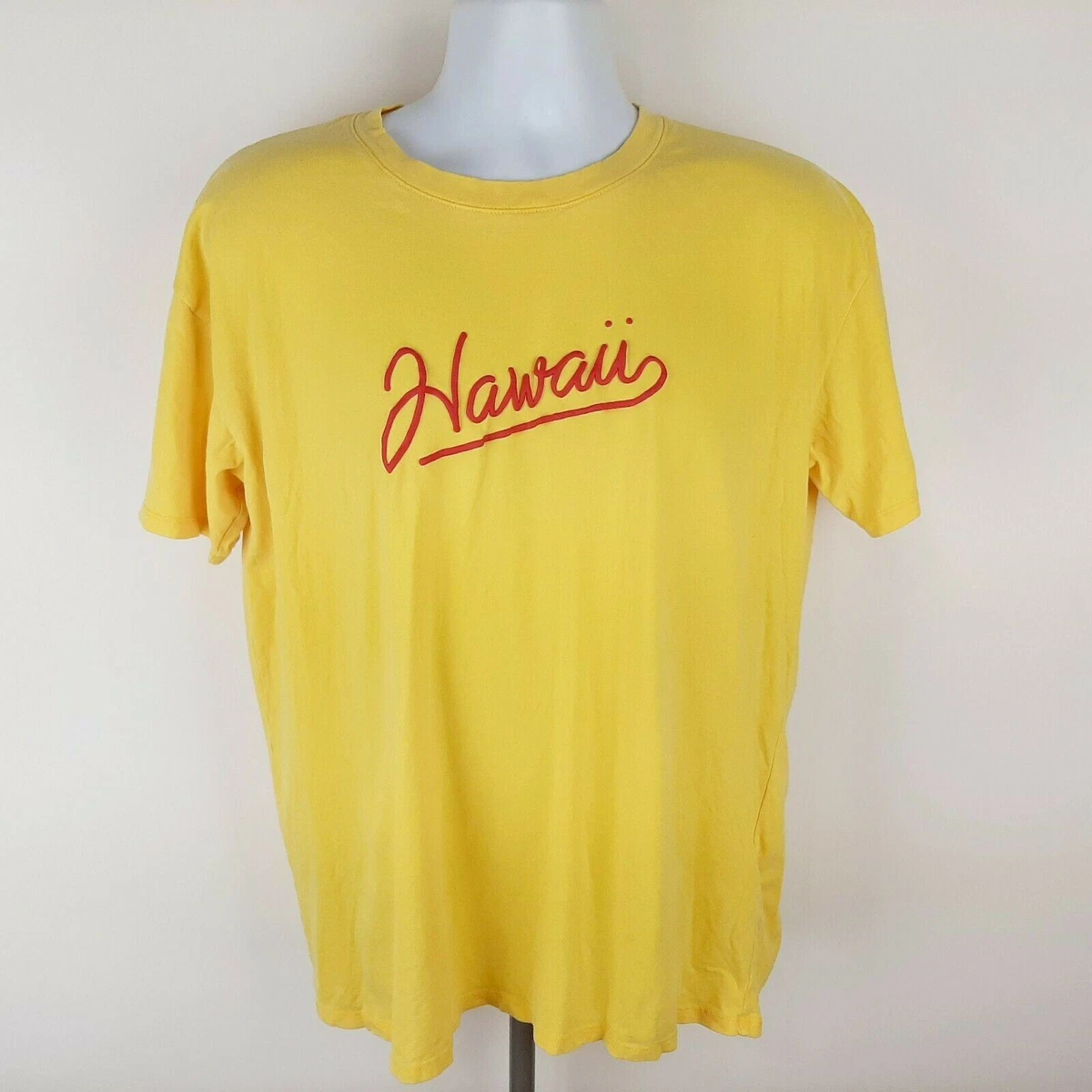 Hollister yellow t hot sale shirt