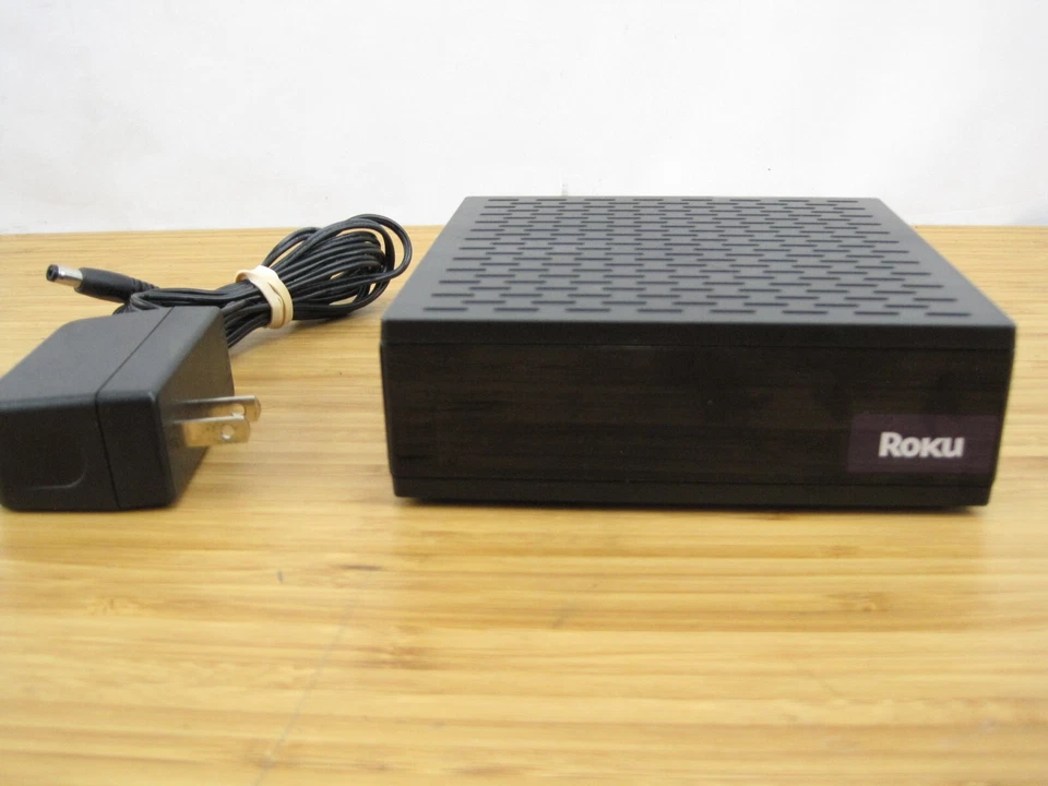 ROKU N1100 STREAMING MEDIA BOX - and cord No Remote - Image 2 of 4