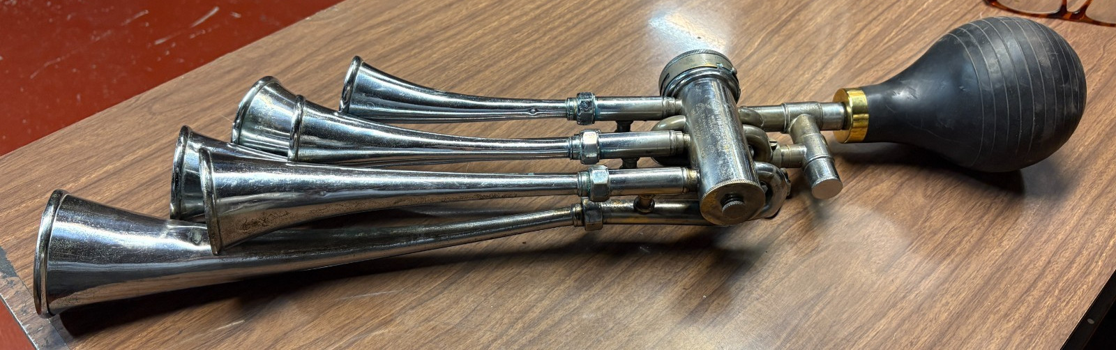 TESTOPHONE 6 TRUMPET MUSICAL BULB HORN MODEL T FORD ROLLS ROYCE